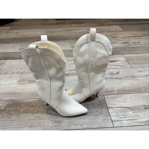Wild Fable White Cowboy boots Size 6